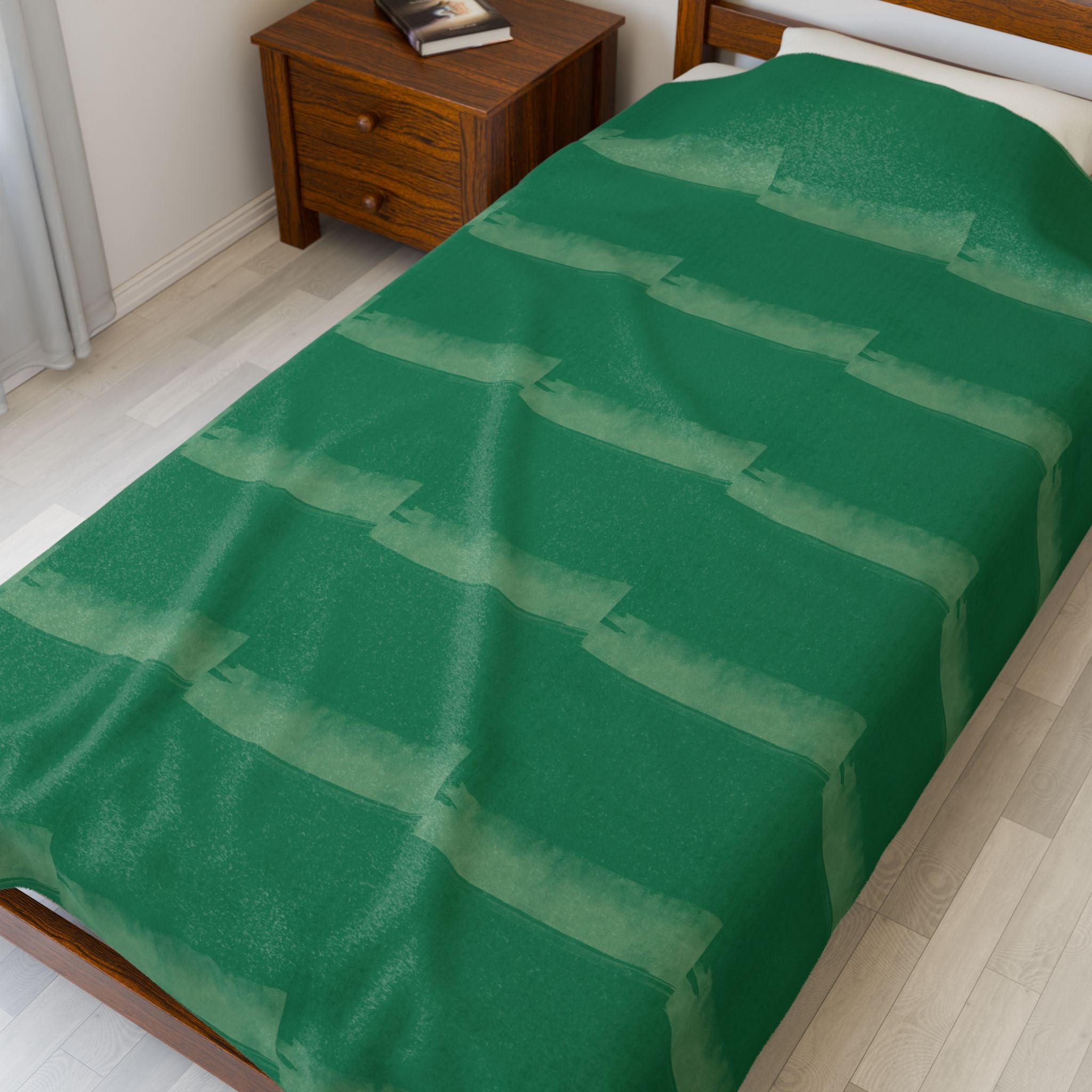 Green Striped Velveteen Plush Blanket – Soft Cozy Throw for Home & Gifts